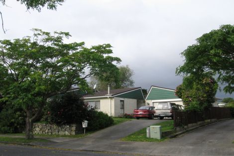 Photo of property in 12 Rosebank Grove, Waikanae, 5036