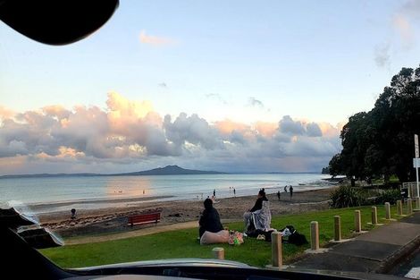 Photo of property in 2/38 Gulf View Road, Murrays Bay, Auckland, 0630