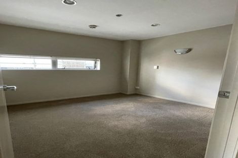 Photo of property in Alpha Apartments, 506/17 Vogel Lane, Auckland Central, Auckland, 1010