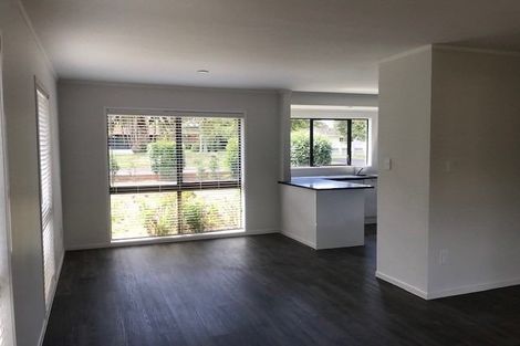 Photo of property in 5 Brockton Avenue, Conifer Grove, Takanini, 2112