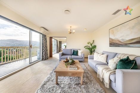 Photo of property in 10 Summit Road, Fairfield, Lower Hutt, 5011