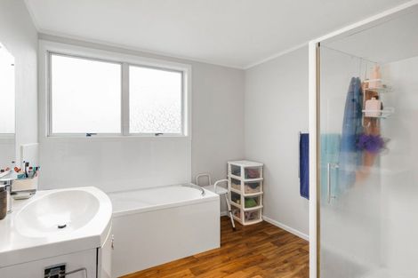 Photo of property in 44 Morrow Avenue, St Andrews, Hamilton, 3200