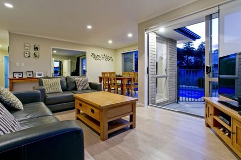 Photo of property in 24 Huntington Park Drive, Greenhithe, Auckland, 0632
