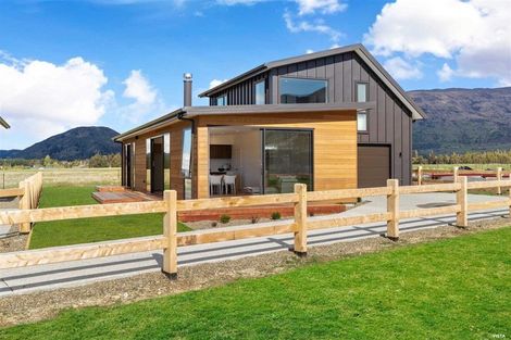 Photo of property in 6 Wallace Place, Wanaka, 9305