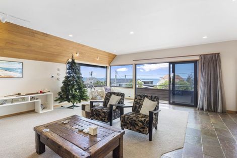 Photo of property in 132 Churchill Road, Rothesay Bay, Auckland, 0630