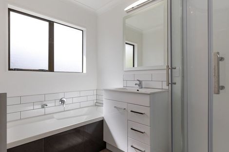 Photo of property in 35 Grace Crescent, Richmond Heights, Taupo, 3330