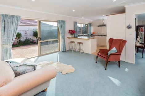 Photo of property in 10 Brosna Place, East Tamaki, Auckland, 2016