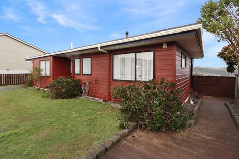 Photo of property in 16 Cathie Place, Karori, Wellington, 6012