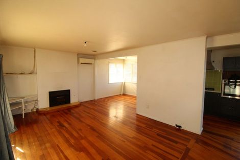 Photo of property in 27 Wharf Road, Te Atatu Peninsula, Auckland, 0610