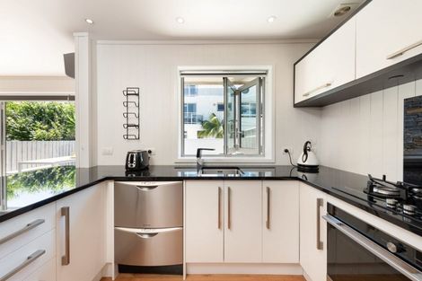 Photo of property in 2/54 Marine Parade, Mount Maunganui, 3116