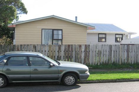 Photo of property in 16 Opapa Street, Titahi Bay, Porirua, 5022