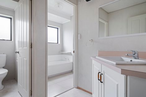 Photo of property in 9a Civic Place, Waiuku, 2123