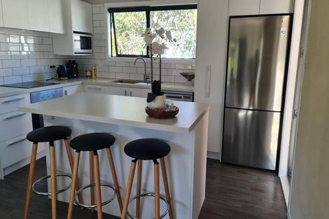 Photo of property in 96a Grand Vue Road, Kawaha Point, Rotorua, 3010