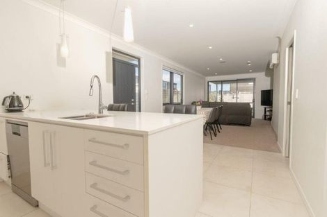 Photo of property in 4 Whimbrel Road, Flat Bush, Auckland, 2019