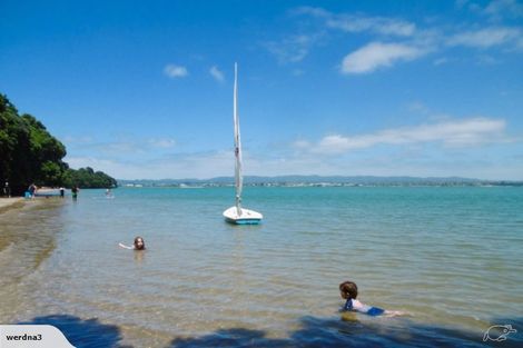 Photo of property in 11f Joan Street, Point Chevalier, Auckland, 1022