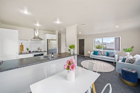 Photo of property in 5 Cresswell Place, Johnsonville, Wellington, 6037