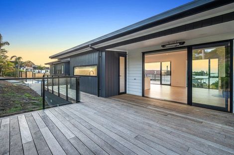 Photo of property in 1 Rangitoto View Road, Cockle Bay, Auckland, 2014