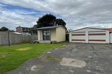 Photo of property in 24 Raupo Street, Castlecliff, Whanganui, 4501