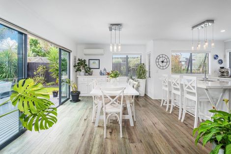 Photo of property in 31 Wells Place, Whitianga, 3510