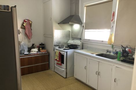 Photo of property in 4/2 Godley Road, Green Bay, Auckland, 0604