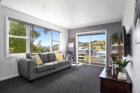 Photo of property in 6b Rewa Terrace, Tawa, Wellington, 5028