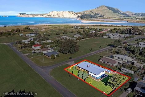 Photo of property in 12 Banks Street, Tolaga Bay, 4077