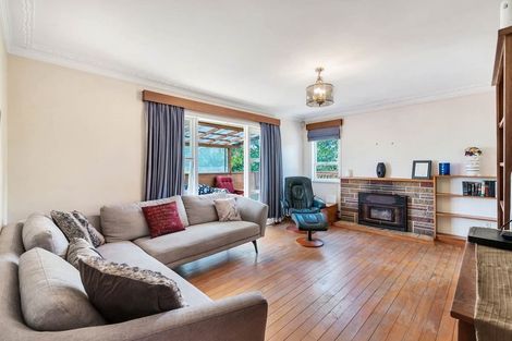 Photo of property in 102 Sunnyside Road, Sunnyvale, Auckland, 0612