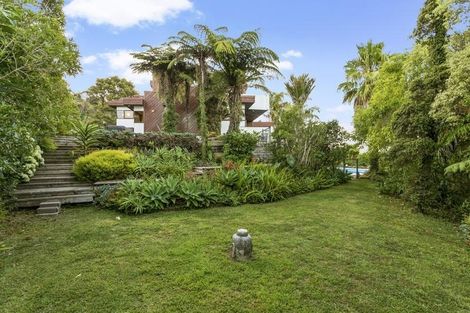 Photo of property in 12 Atarua Gardens, Waiatarua, Auckland, 0604