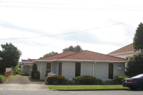 Photo of property in 1/30 Fulford Street, New Plymouth, 4310