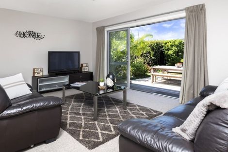 Photo of property in 5 Elimar Drive, Sunnyhills, Auckland, 2010