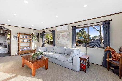 Photo of property in 27 Fenchurch Grove, Stokes Valley, Lower Hutt, 5019