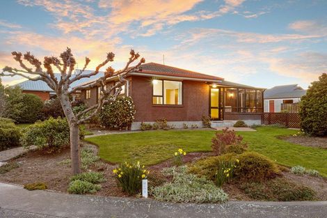 Photo of property in 9 Lowry Avenue, Redwood, Christchurch, 8051