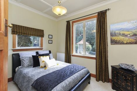 Photo of property in 32 Barrett Street, Westown, New Plymouth, 4310