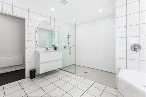 Photo of property in 3 Oak Avenue, Paremata, Porirua, 5024