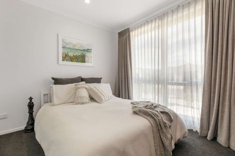 Photo of property in 11 Survila Street, Takanini, 2110