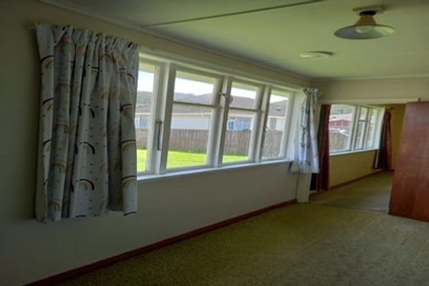 Photo of property in 55 Strand Crescent, Naenae, Lower Hutt, 5011