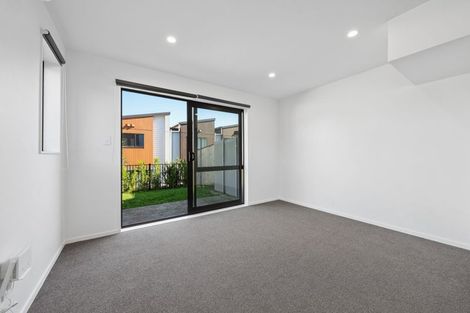 Photo of property in 250a Great North Road, Henderson, Auckland, 0612