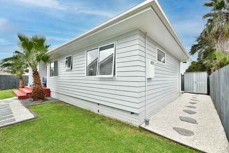 Photo of property in 16 Aitkenhead Court, Parakai, 0830