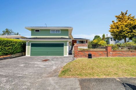 Photo of property in 53 Hartley Terrace, Massey, Auckland, 0614