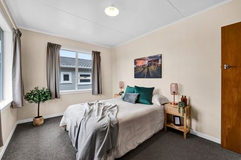 Photo of property in 62 Awanui Street, Merrilands, New Plymouth, 4312