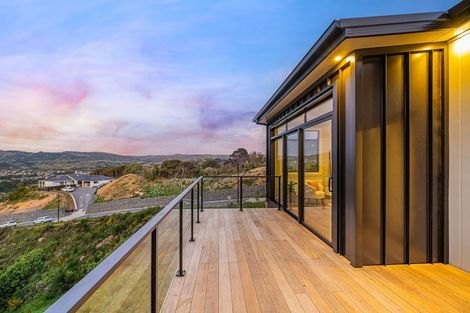 Photo of property in 5 Skysail Lane, Whitby, Porirua, 5024