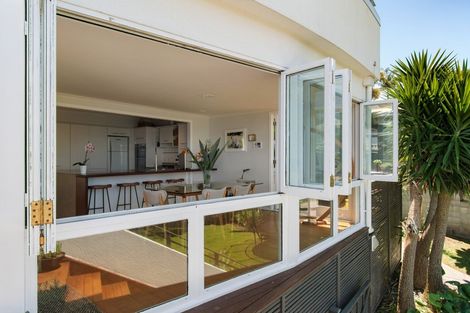 Photo of property in 114 Harbour View Road, Omokoroa, 3114