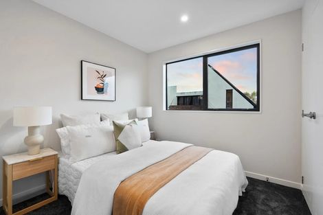 Photo of property in 2/32 Beulah Avenue, Rothesay Bay, Auckland, 0630