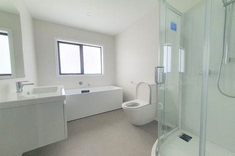 Photo of property in 1/1 Sutherland Avenue, Silverstream, Upper Hutt, 5019