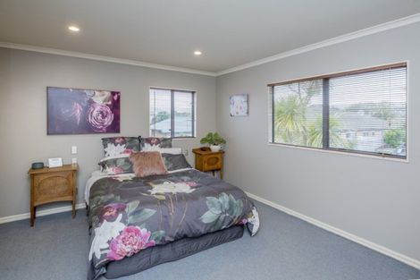 Photo of property in 8 Te Ropata Place, Waikanae Beach, Waikanae, 5036