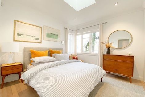 Photo of property in 4/64 Victoria Road, Devonport, Auckland, 0624