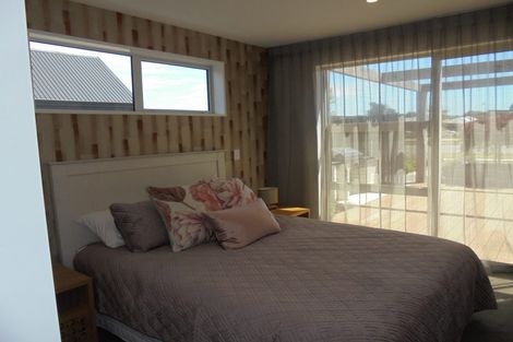 Photo of property in 6 John Raven Lane, Woodend, 7610