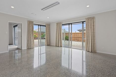 Photo of property in 35 Brockelbank Drive, Kaiapoi, 7630