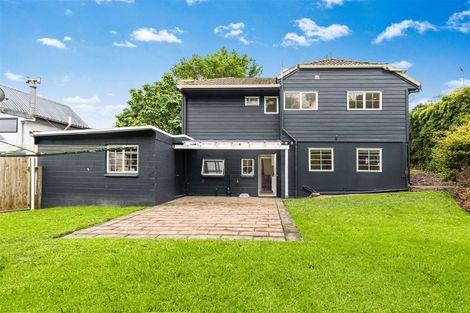 Photo of property in 1/18 Coroglen Avenue, Birkenhead, Auckland, 0626