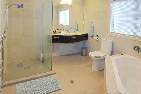 Photo of property in 35 Eynsham Court, Dannemora, Auckland, 2016